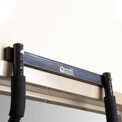 HMS Fitness DD12 Multifunktionales Türreck (Klimmzugstange) Schwarz/rot 17 HMS Fitness DD12 Multifunktionales Türreck (Klimmzugstange) Schwarz/rot -Tnt Champion Geschaft HMS DD12 Tuerreck 17 45 022 7 600x600 1