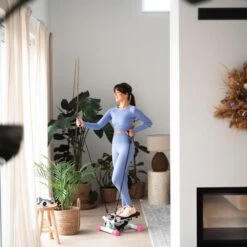 HMS Fitness Stepper (Dual-Way) Mit Expandern S3033 Schwarz/pink/weiss -Tnt Champion Geschaft HMS Fitness Stepper S3033 17 22 104 7 600x600 1